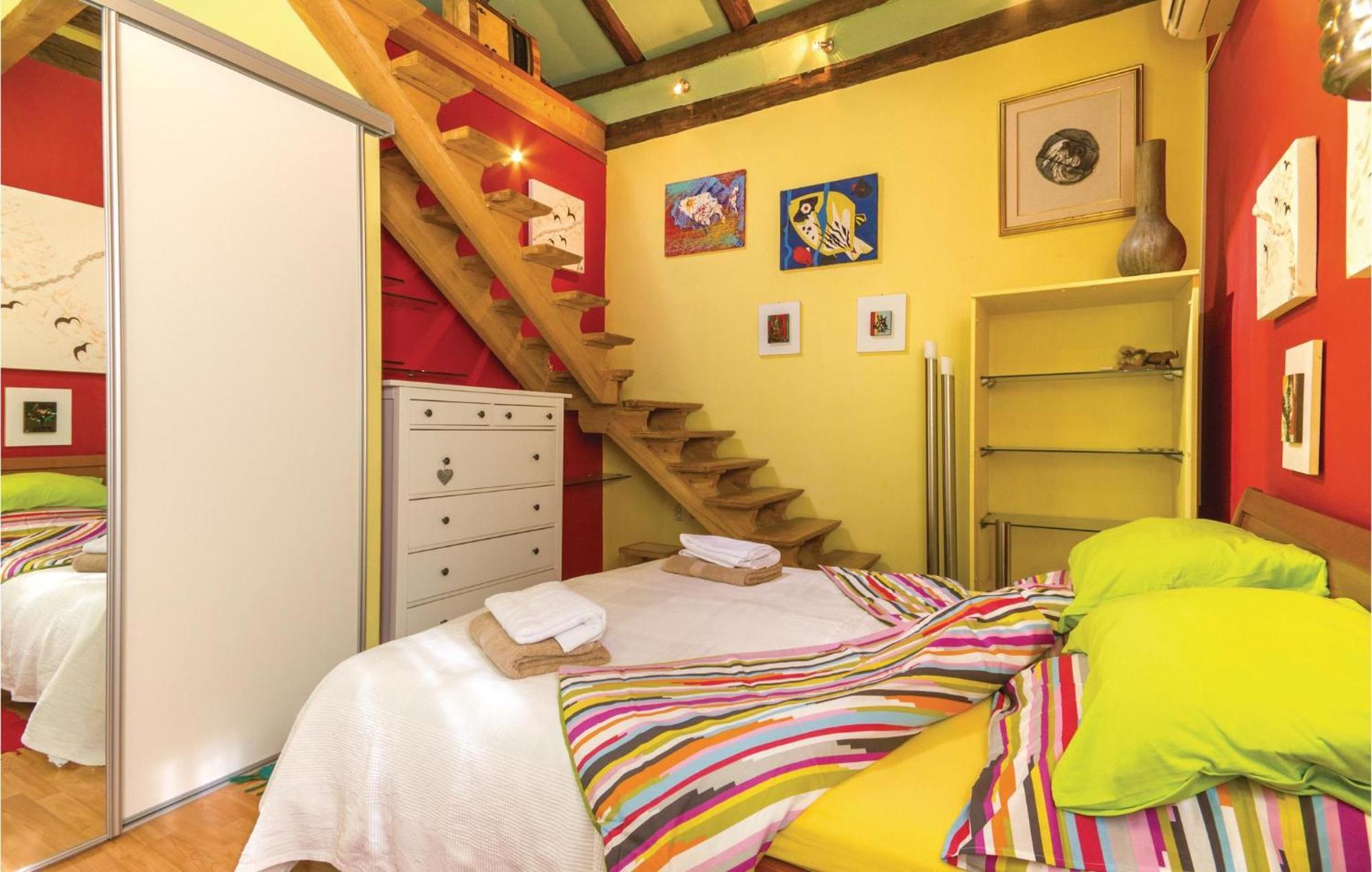 Lovely Apartment In Rijeka With House Sea View Esterno foto